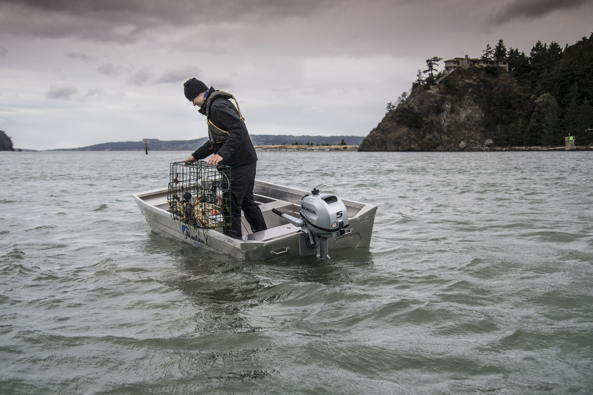 Honda 5 HP Outboard Motor - Model BF5DHLHNA