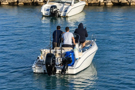 Boat Max Online cover: what battery to use for a Suzuki 9.9, 15 or 20 hp electric-start outboard motor